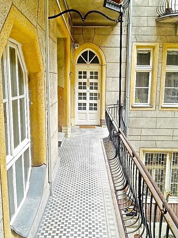 Manhattan Studio Budapest Rum bild